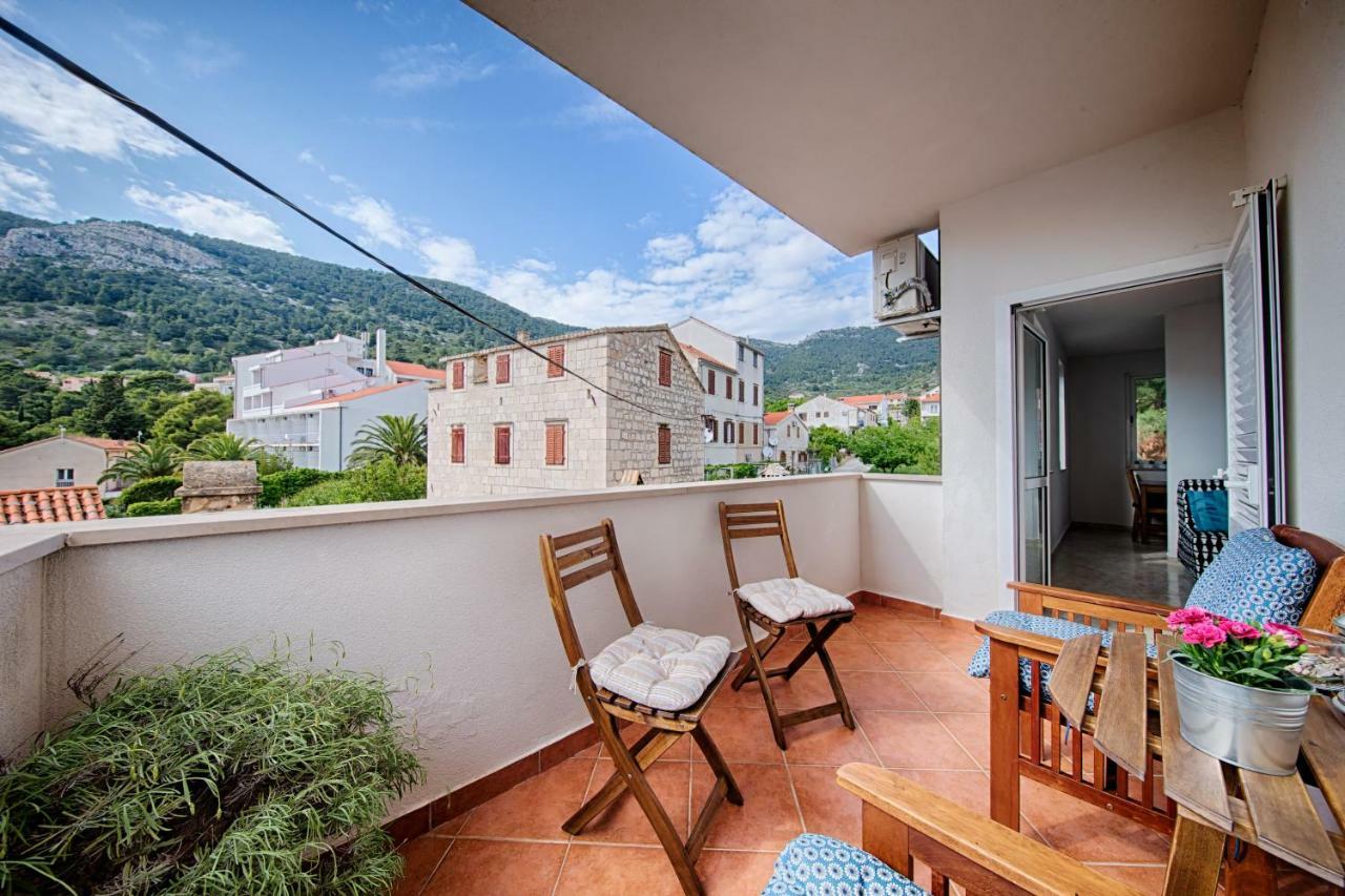 Apartments Marinkovic Komiza Exterior photo
